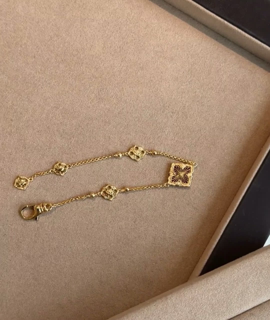 Van Cleef & Arpels Gold Filigree Bracelet